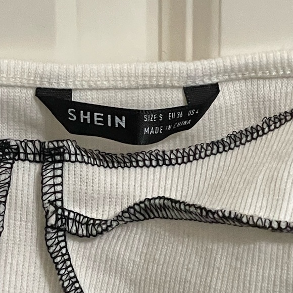 outside stitch crop top - Picture 3 of 3